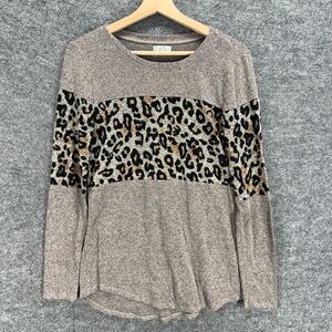 Maurices Sweater Pullover Women XS Gray Animal Print Knit Long Sleeve Rayon